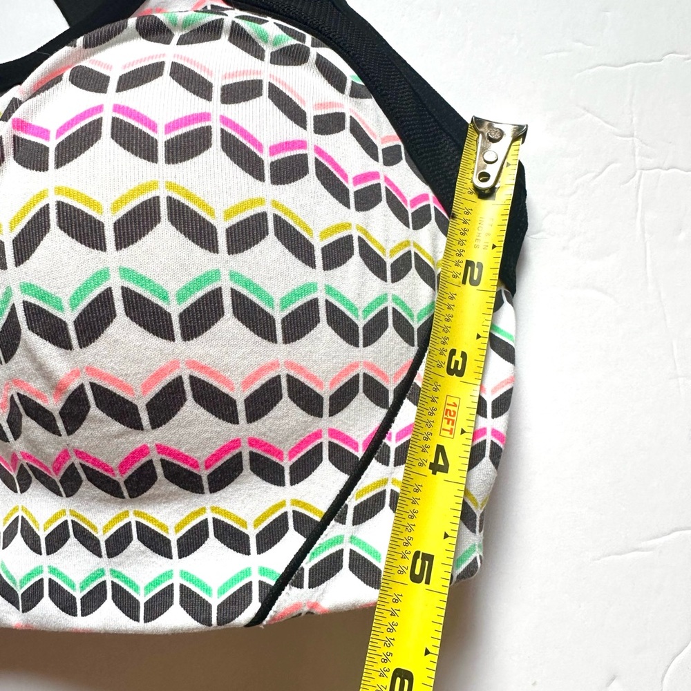 Victoria Secret VSX The Standout Geometric Pattern Sports Bra Multicolor Sz 32DD - Picture 6 of 6